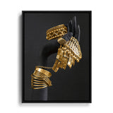 rechte Hand einer Afrikanerin mit Goldschmuck, Wandbild mit schwarzem Rahmen