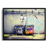 2 Kinder pinkeln an eine Hauswand life is Short chill the Duck out