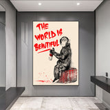 Wandbild Affe sitzt auf Coca Cola Kasten und sprüht mit Spraydose die Wörter The world is beautiful an die Wand