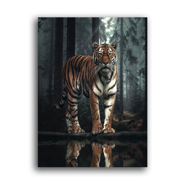 Tiger steht in einem Wald