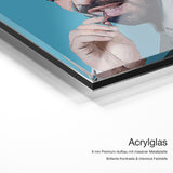 Drake – Acrylglas Qualitätsdetail mit 6 mm Premium-Aufbau, massiver Metallplatte und intensiver Farbtiefe