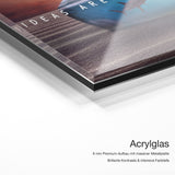 Ideas are worth nothing – Acrylglas Qualitätsdetail mit 6 mm Premium-Aufbau, massiver Metallplatte und intensiver Farbtiefe