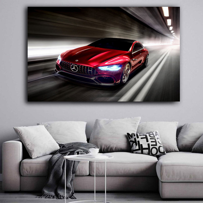roter Mercedes Benz AMG fährt durch Tunnel