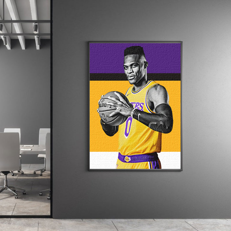 Russell Westbrook LA Lakers hält Basketball