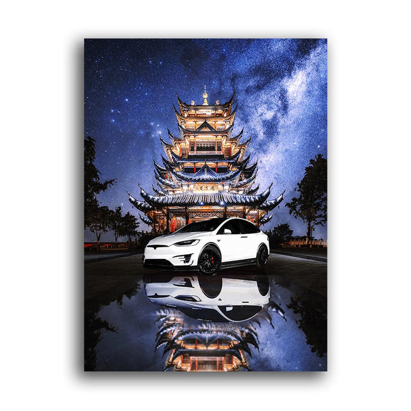  Erlebe das weiße Tesla Model X vor einem majestätischen Tempel bei einer Sternennacht. Ein Kunstwerk, das moderne Technologie und historische Architektur vereint und den Kontrast von glänzendem Weiß und dunklem Hintergrund zeigt. Perfekt für alle, die Eleganz und Technik schätzen. Verleihe deinem Raum das gewisse Extra mit diesem Kunstwerk.