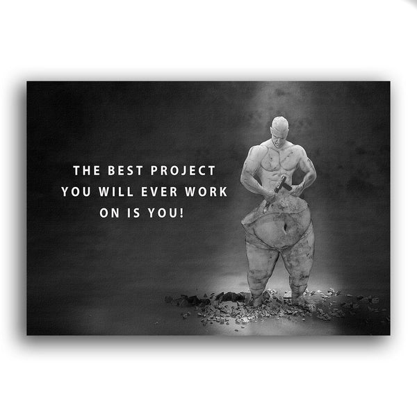 Muskulöser Mann formt seinen eigenen Körper aus einem Marmorstein. Text The Best Project you will ever work on is you