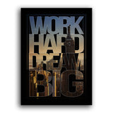 Leinwand mit Empire State Building und Skyline New York im Hintergrund, Text im Vordergrund Work Hard Dream Big